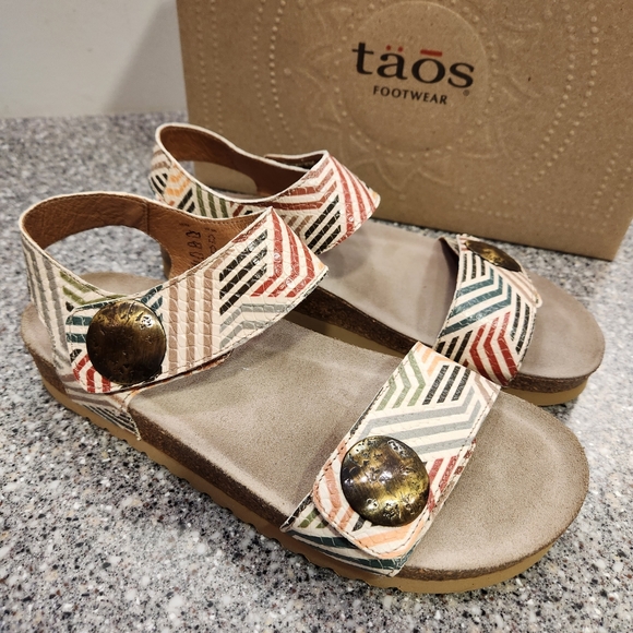 Taos Footwear Shoes - NWT Taos Luckie Geometric Multi Sandal Size 38